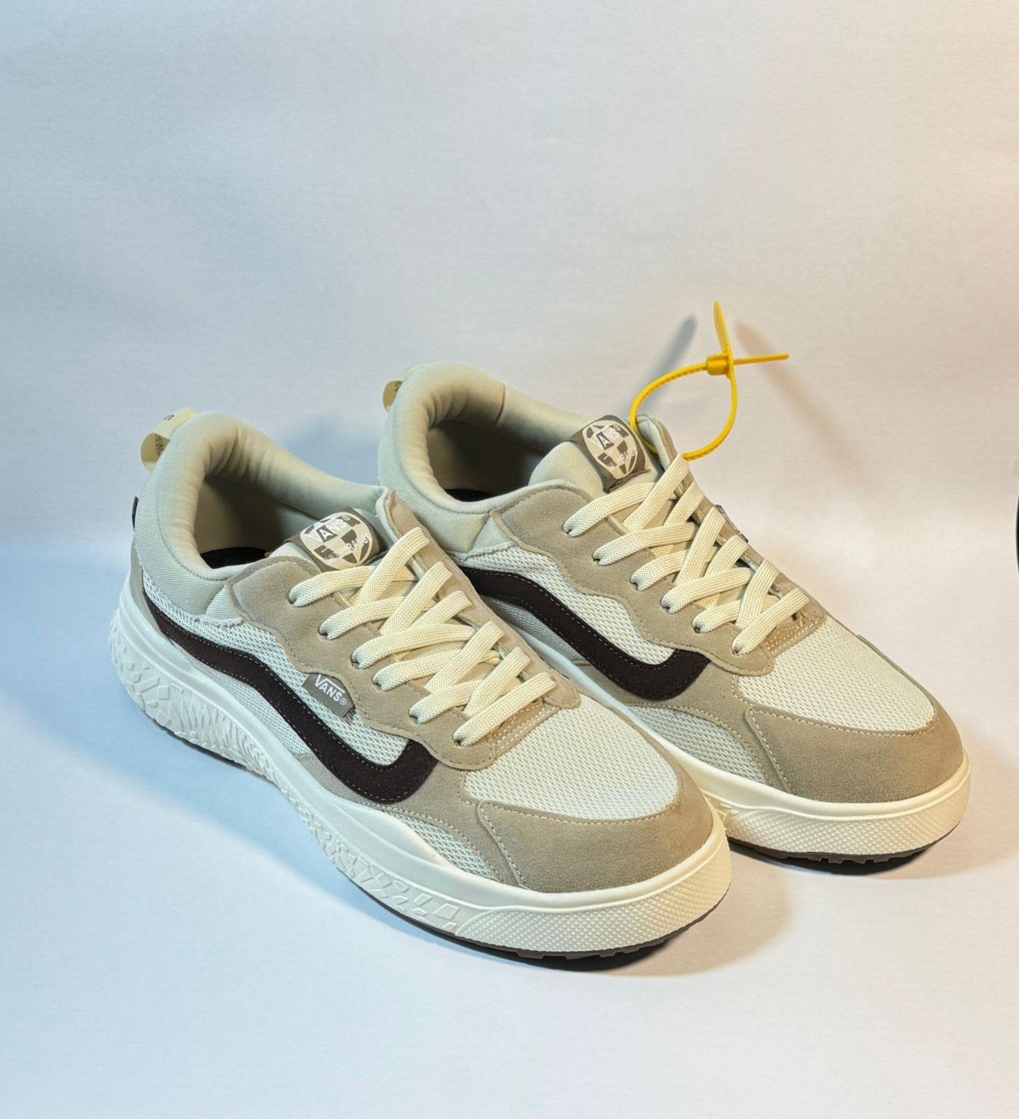 Tênis Vans UltraRange Neo VR3 Bege/Café