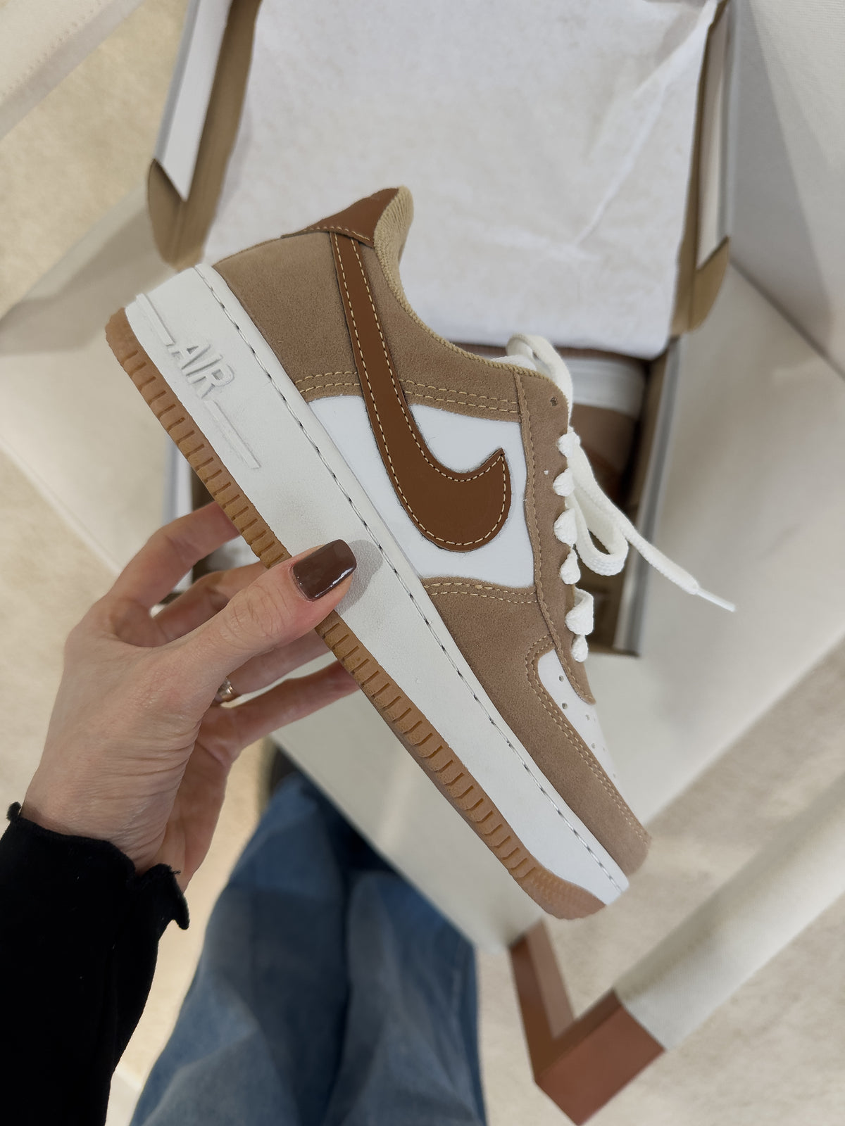 AF1 Caramelo Camurça
