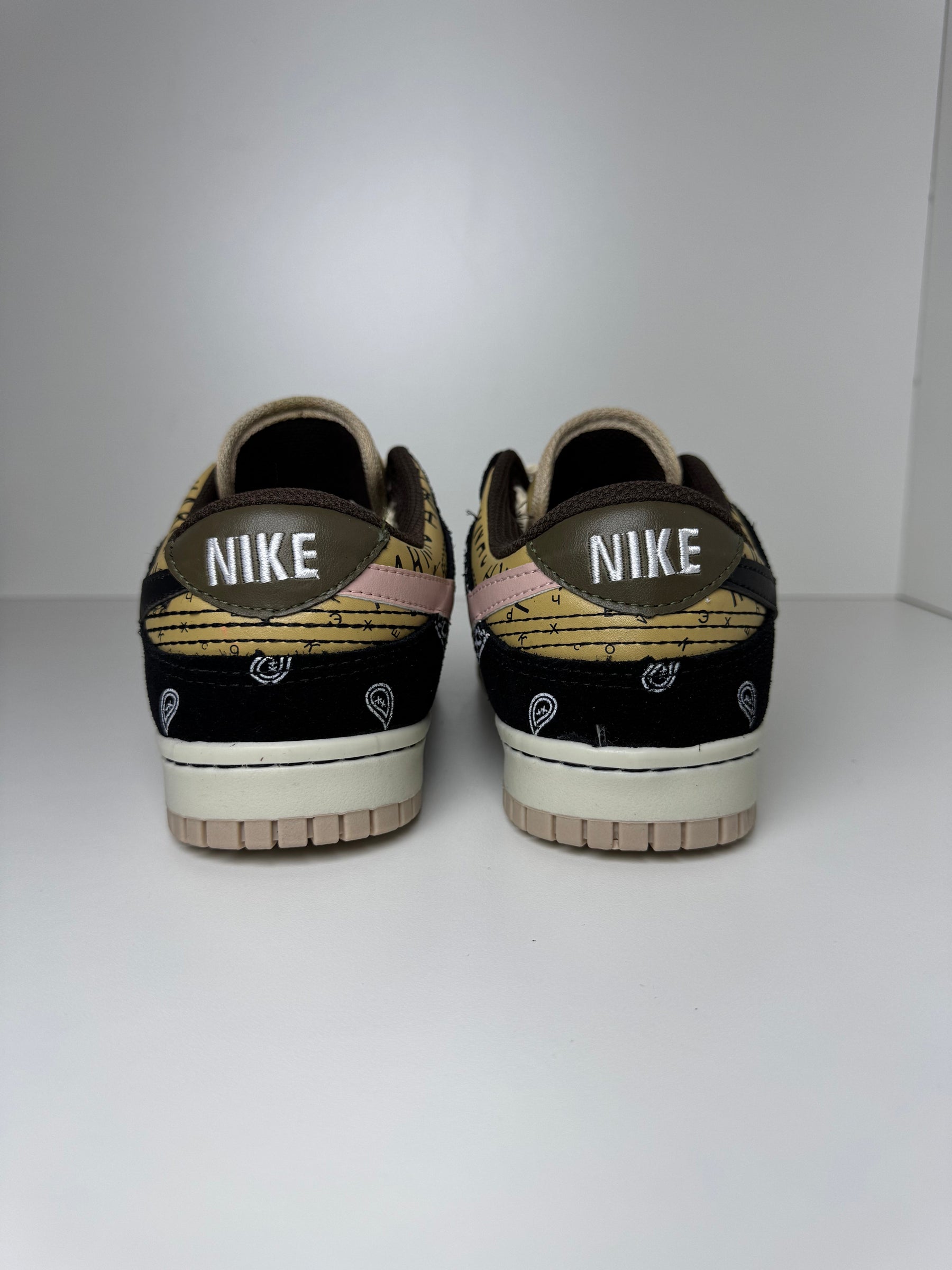 Tênis Nike Dunk X Travis Scott Cactus Jack