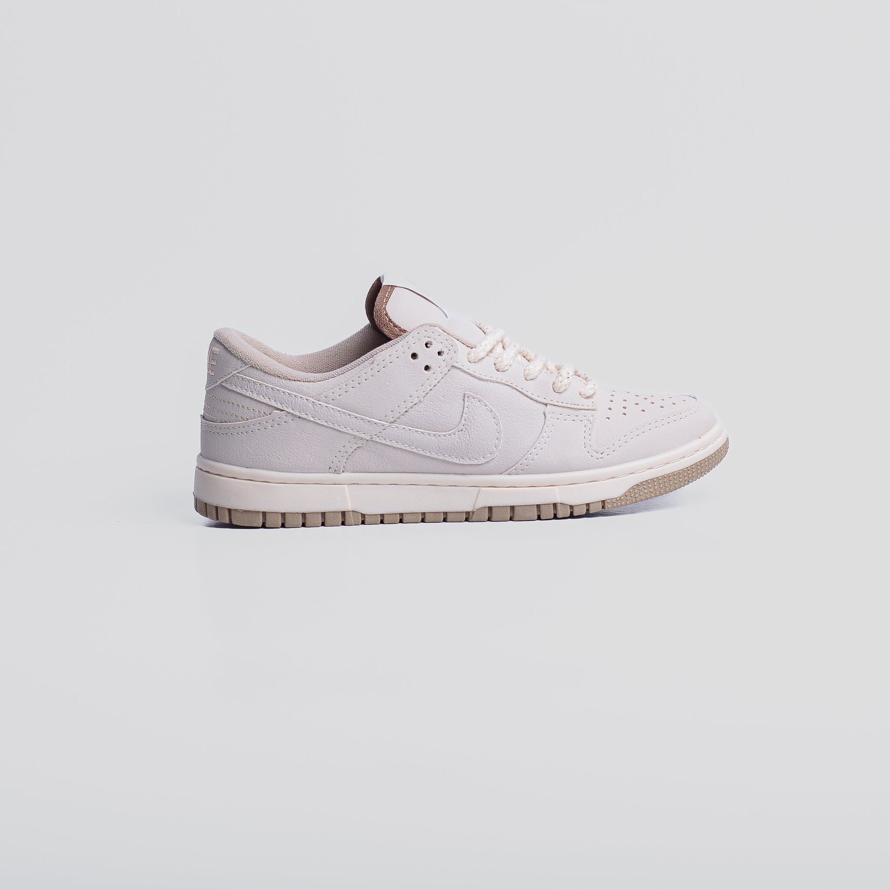 Tênis Nike Dunk Low Off White