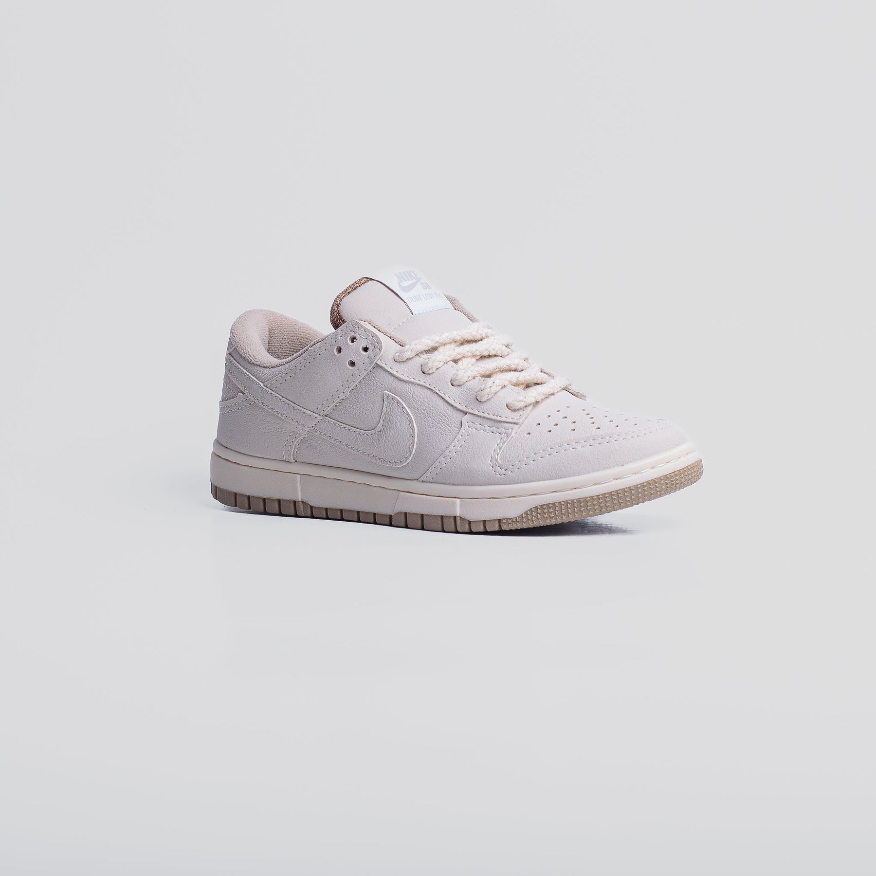 Tênis Nike Dunk Low Off White