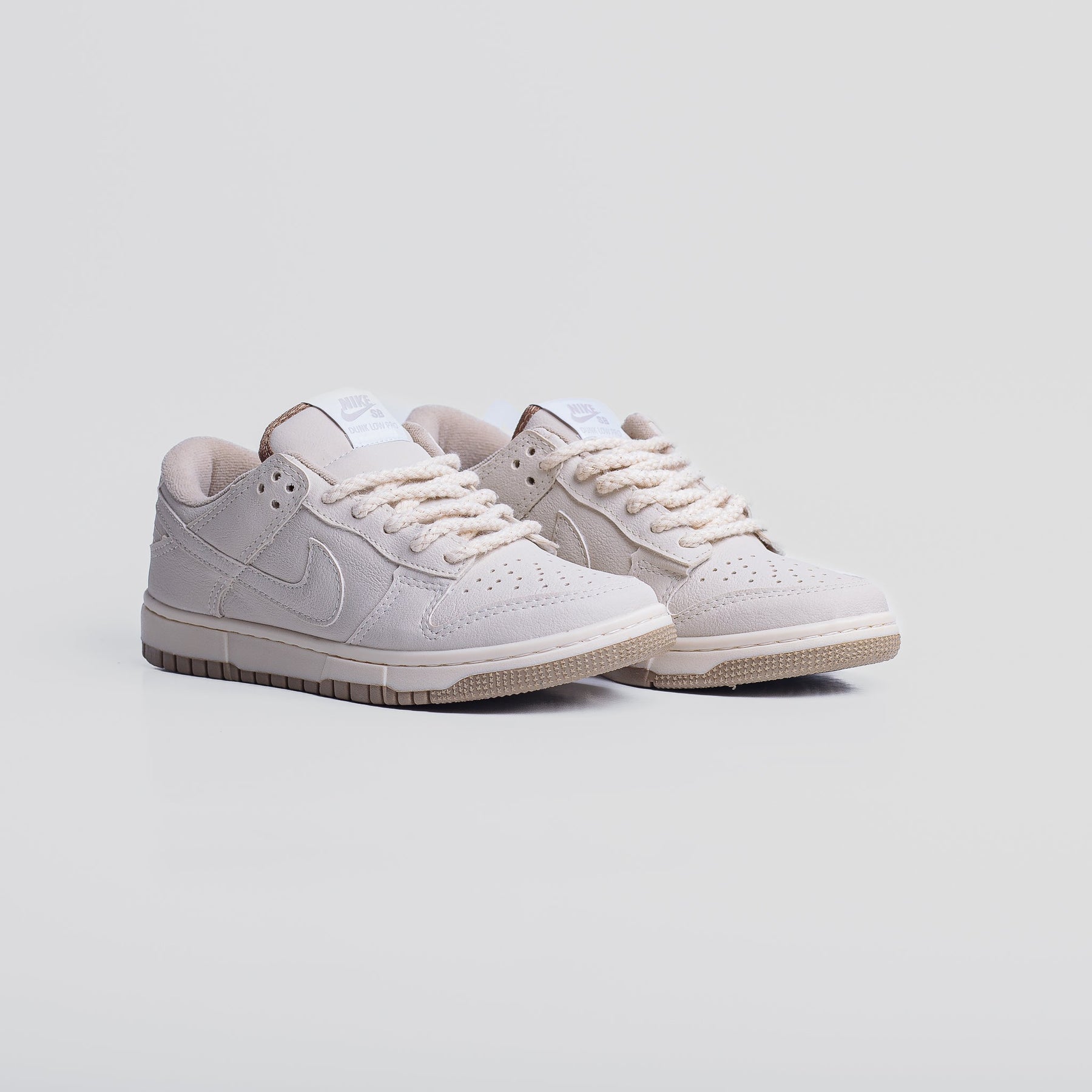 Tênis Nike Dunk Low Off White