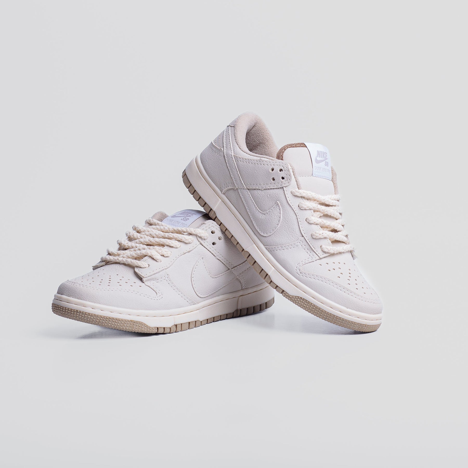 Tênis Nike Dunk Low Off White
