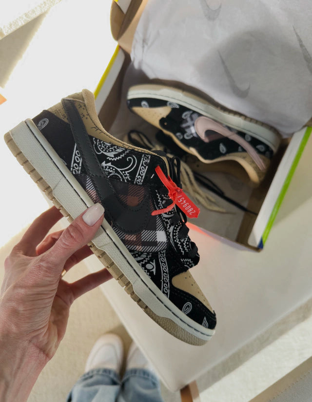 Tênis Nike Dunk X Travis Scott Cactus Jack