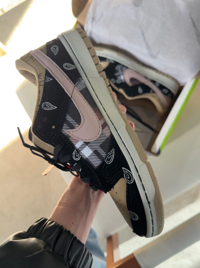 Tênis Nike Dunk X Travis Scott Cactus Jack