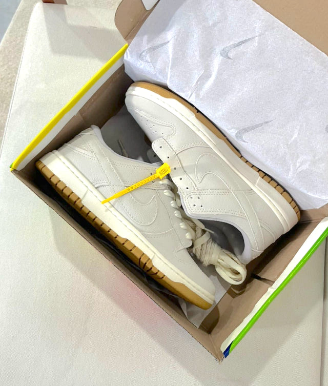 Tênis Nike Dunk Low Off White